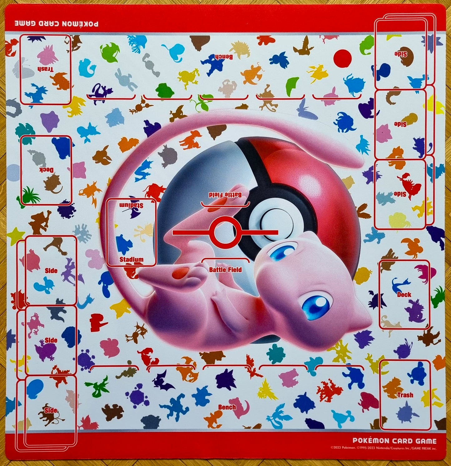 Tappetino da gioco Mew per due giocatori con zone - Tappetino da gioco Pokémon