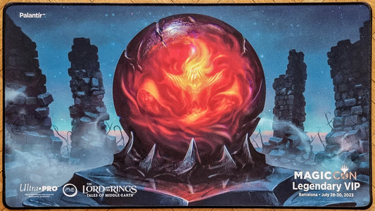 Sfera del Comandante - Justyna Dura - Il Signore degli Anelli - Racconti della Terra di Mezzo - MagicCon Barcellona 2023 - VIP Leggendario - Ricamato - Tappetino da gioco MTG