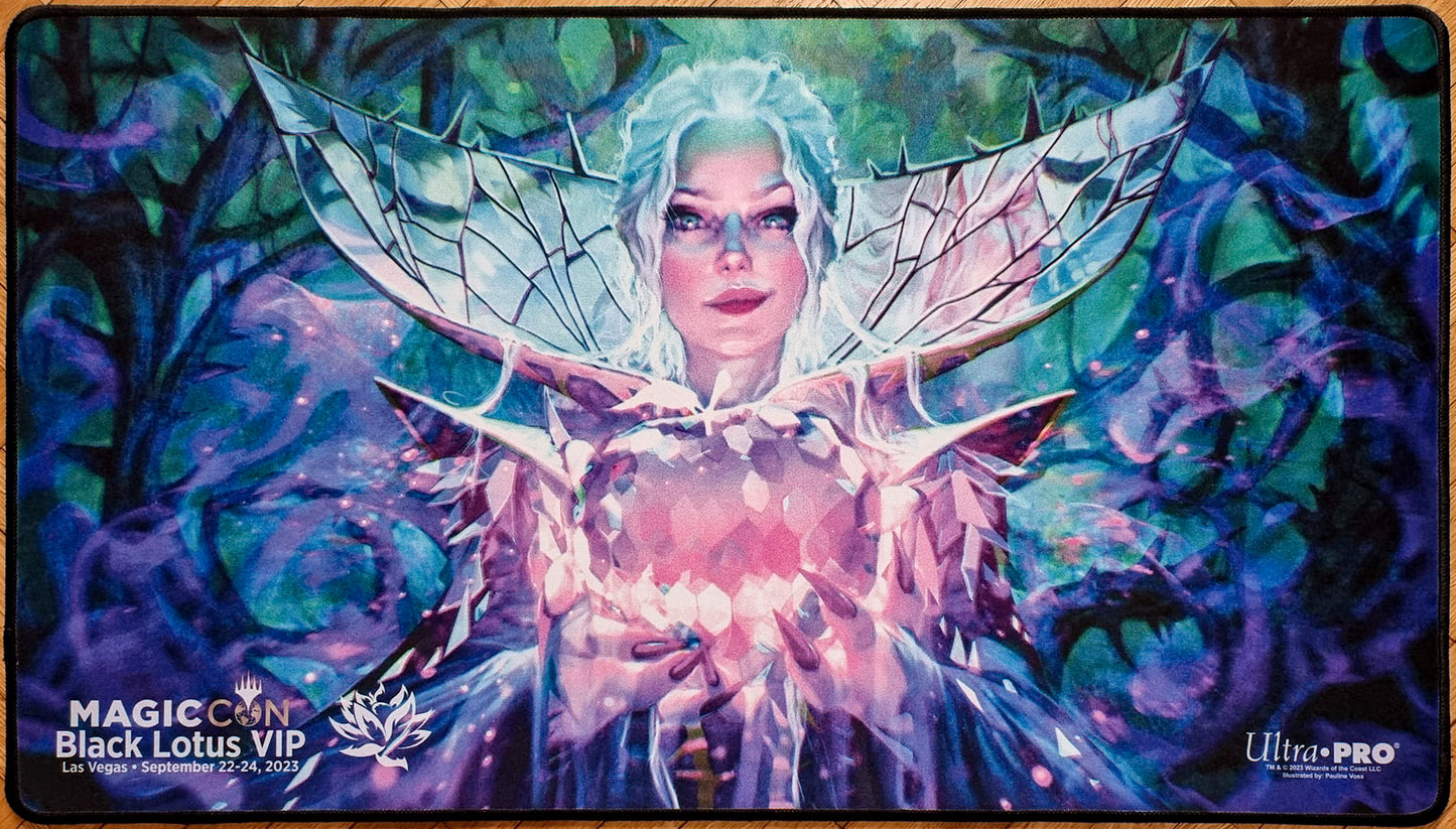 Eriette della Mela Incantata - Pauline Voss - Magic Con Las Vegas 2023 - Evento VIP Black Lotus - Ricamato - Tappetino da gioco MTG