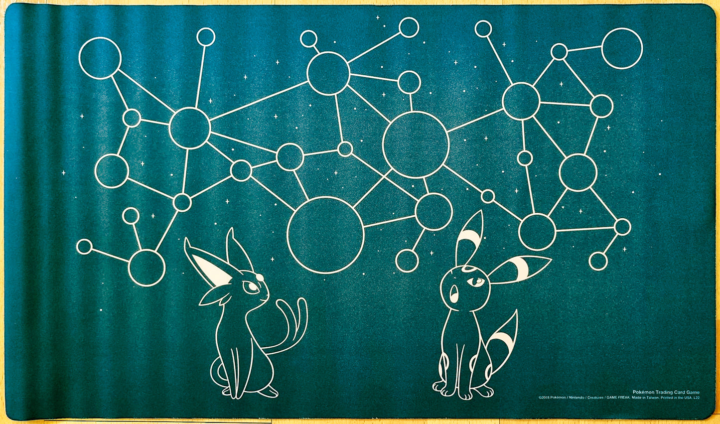 Constelaciones estrelladas de Espeon y Umbreon - Tapete de juego Pokémon